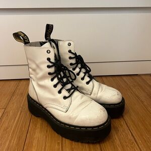 DR MARTENS - JADON BOOT SMOOTH LEATHER PLATFORMS🔗